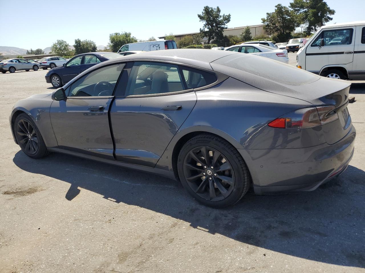 5YJSA1E13GF128323 2016 Tesla Model S