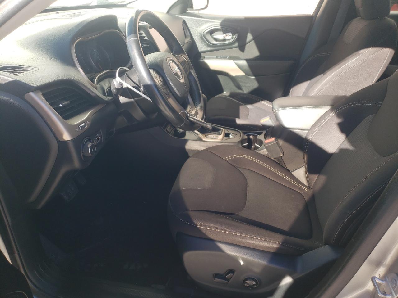 1C4PJMCB2HW639568 2017 Jeep Cherokee Latitude