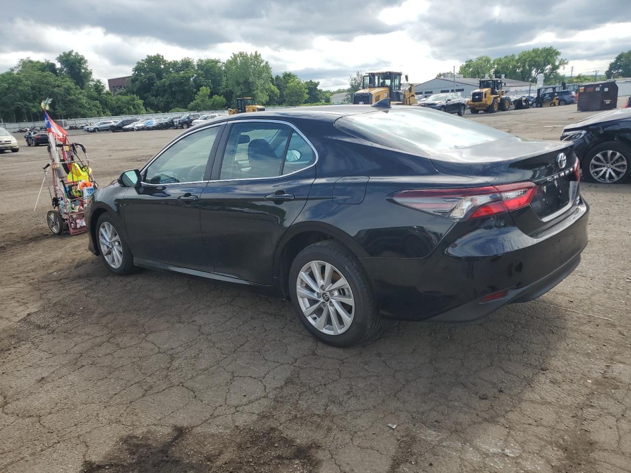 Lot #2869473816 2022 TOYOTA CAMRY LE