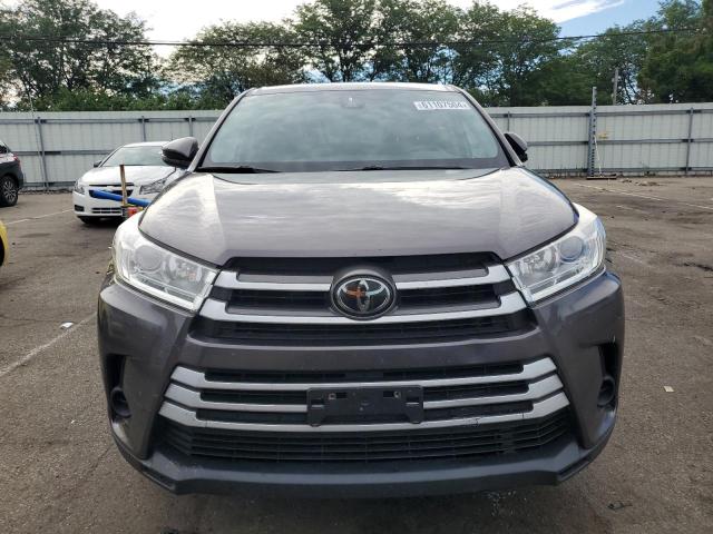 VIN 5TDBZRFH1KS951114 2019 Toyota Highlander, LE no.5