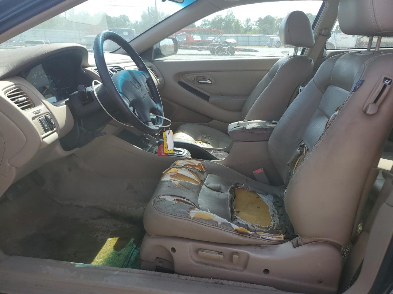 1HGCG2251YA032685 2000 Honda Accord Ex