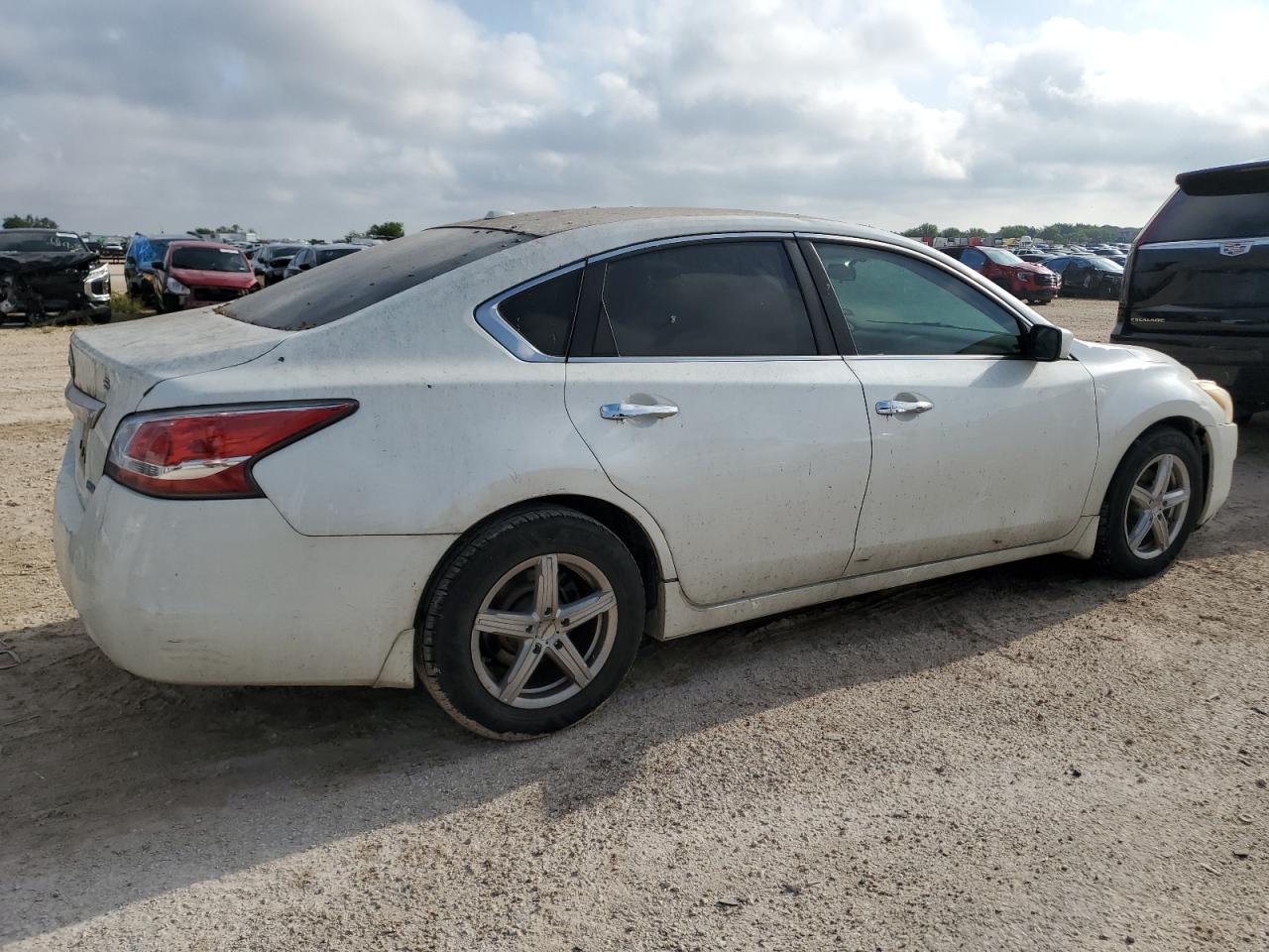 1N4AL3AP1EN388655 2014 Nissan Altima 2.5