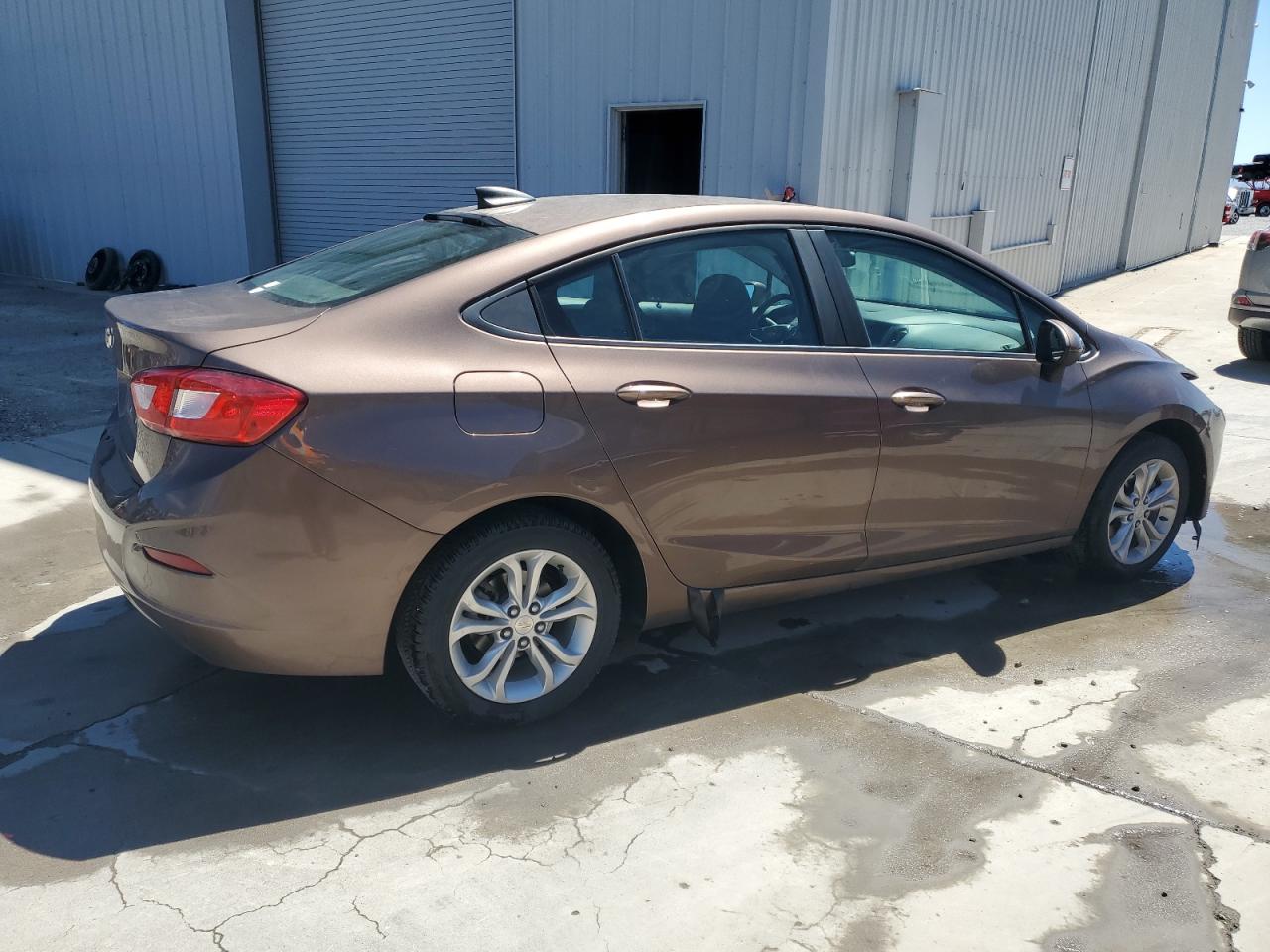 2019 Chevrolet Cruze Ls vin: 1G1BC5SM3K7125140