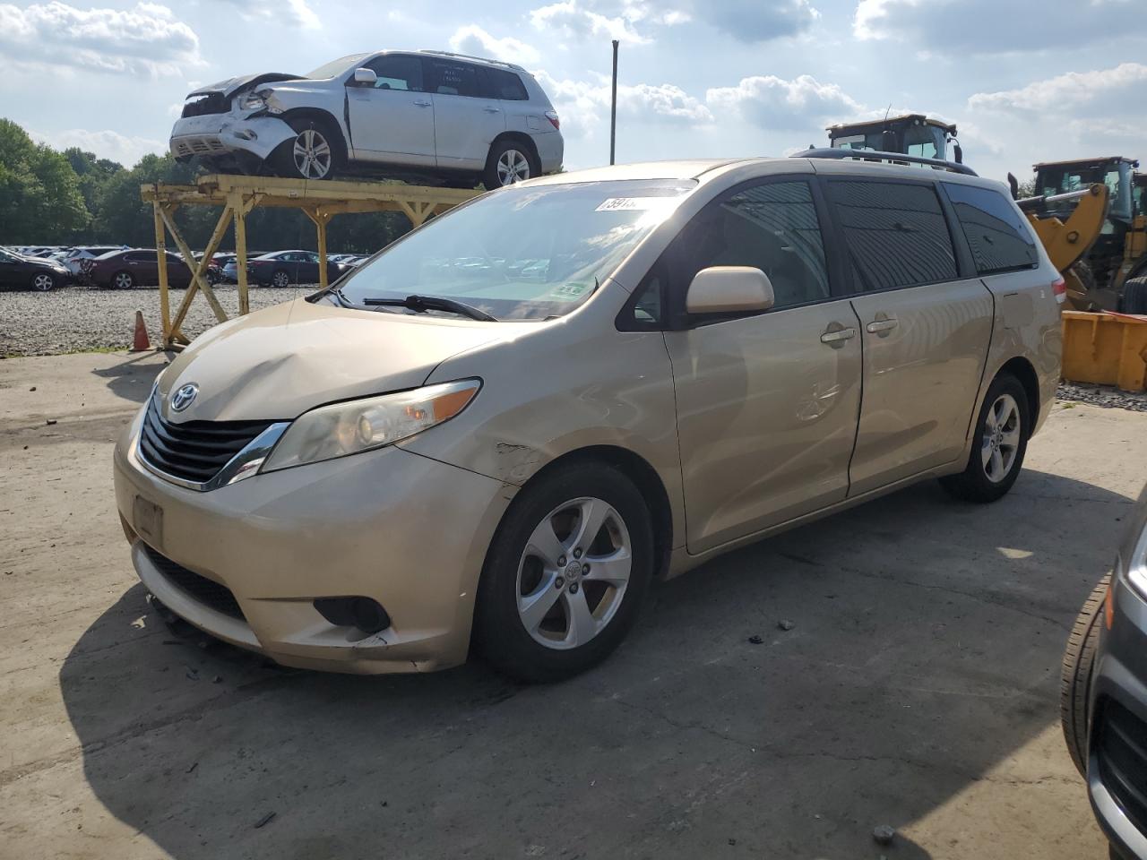 5TDKK3DCXBS073904 2011 Toyota Sienna Le