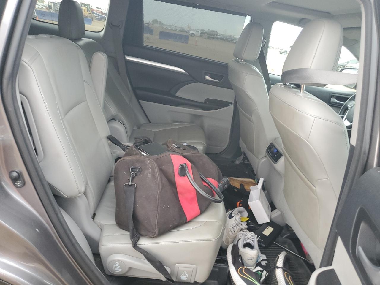 5TDJZRFH6HS467346 2017 Toyota Highlander Se