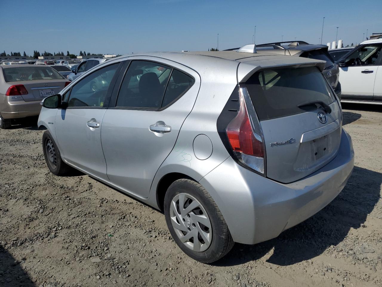 2015 Toyota Prius C vin: JTDKDTB33F1104975