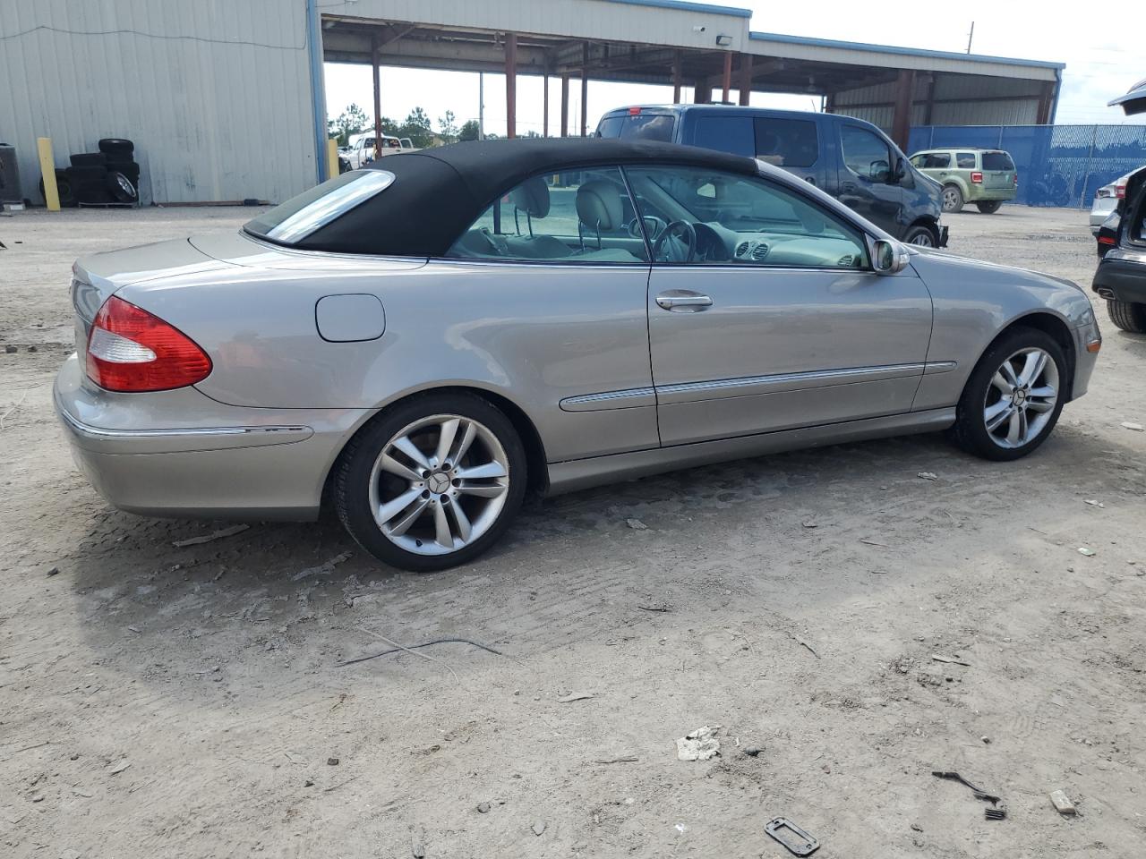 WDBTK56F77T087015 2007 Mercedes-Benz Clk 350