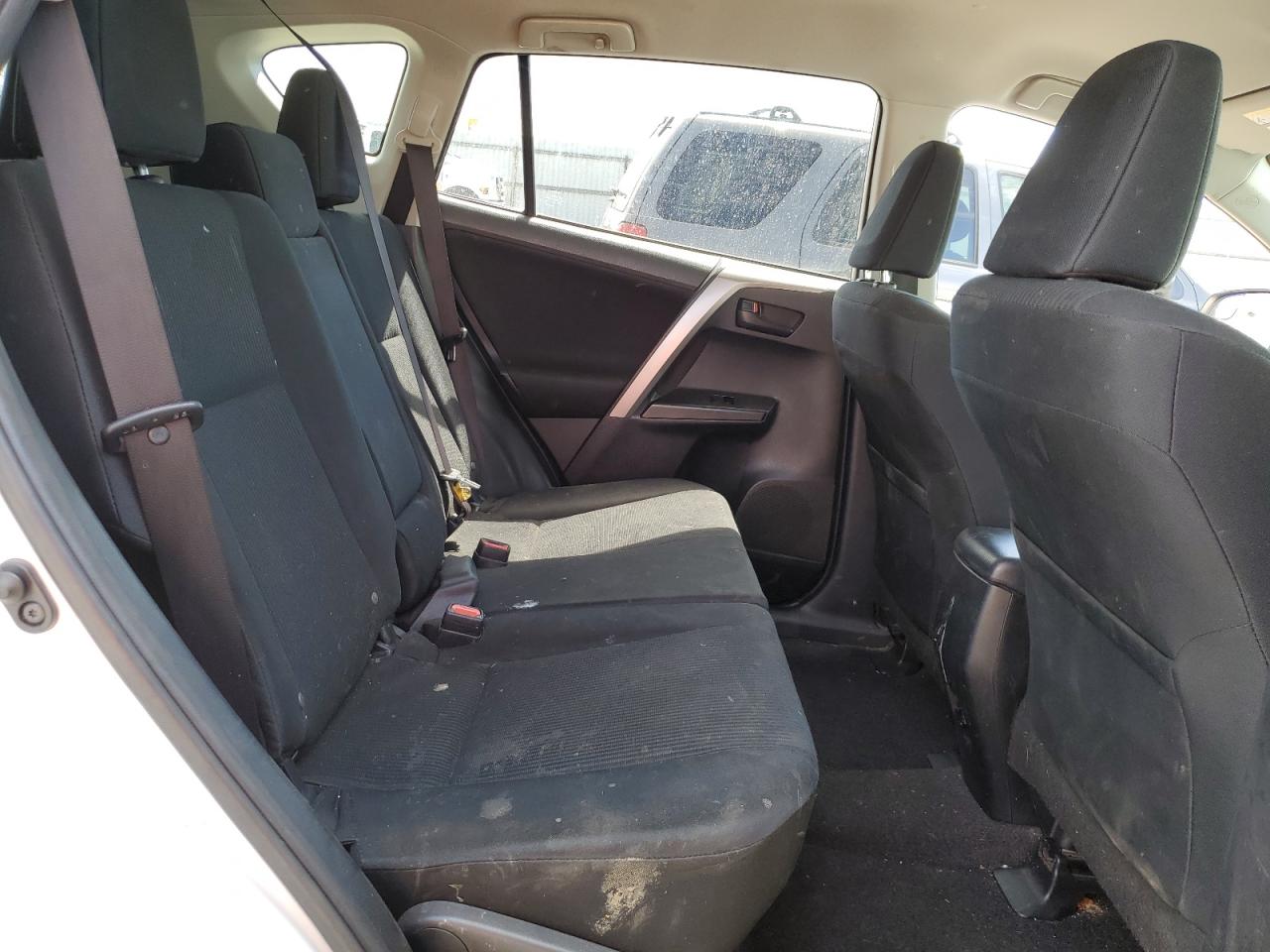 JTMZFREV7HJ718312 2017 Toyota Rav4 Le