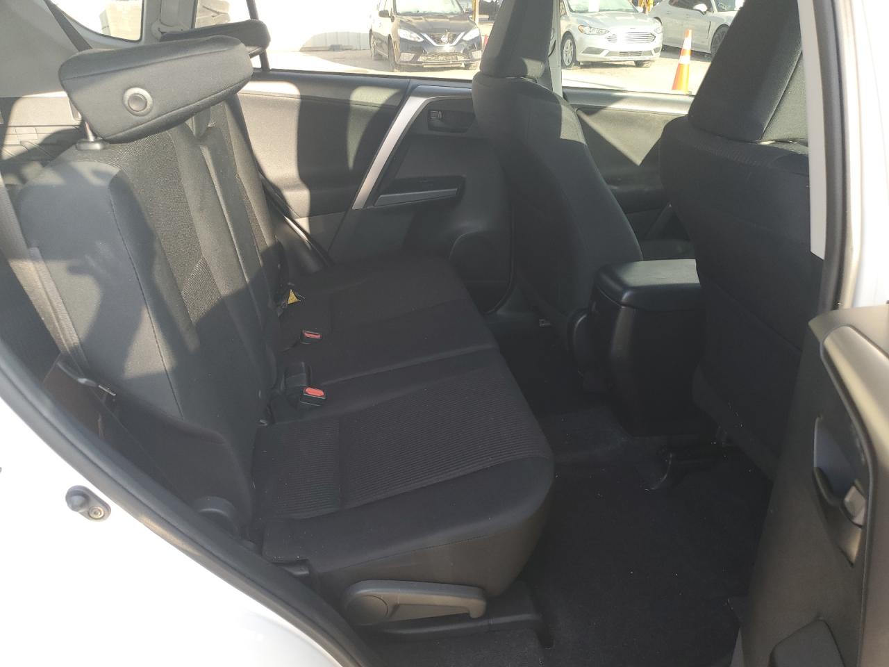 JTMZFREV3HD104498 2017 Toyota Rav4 Le