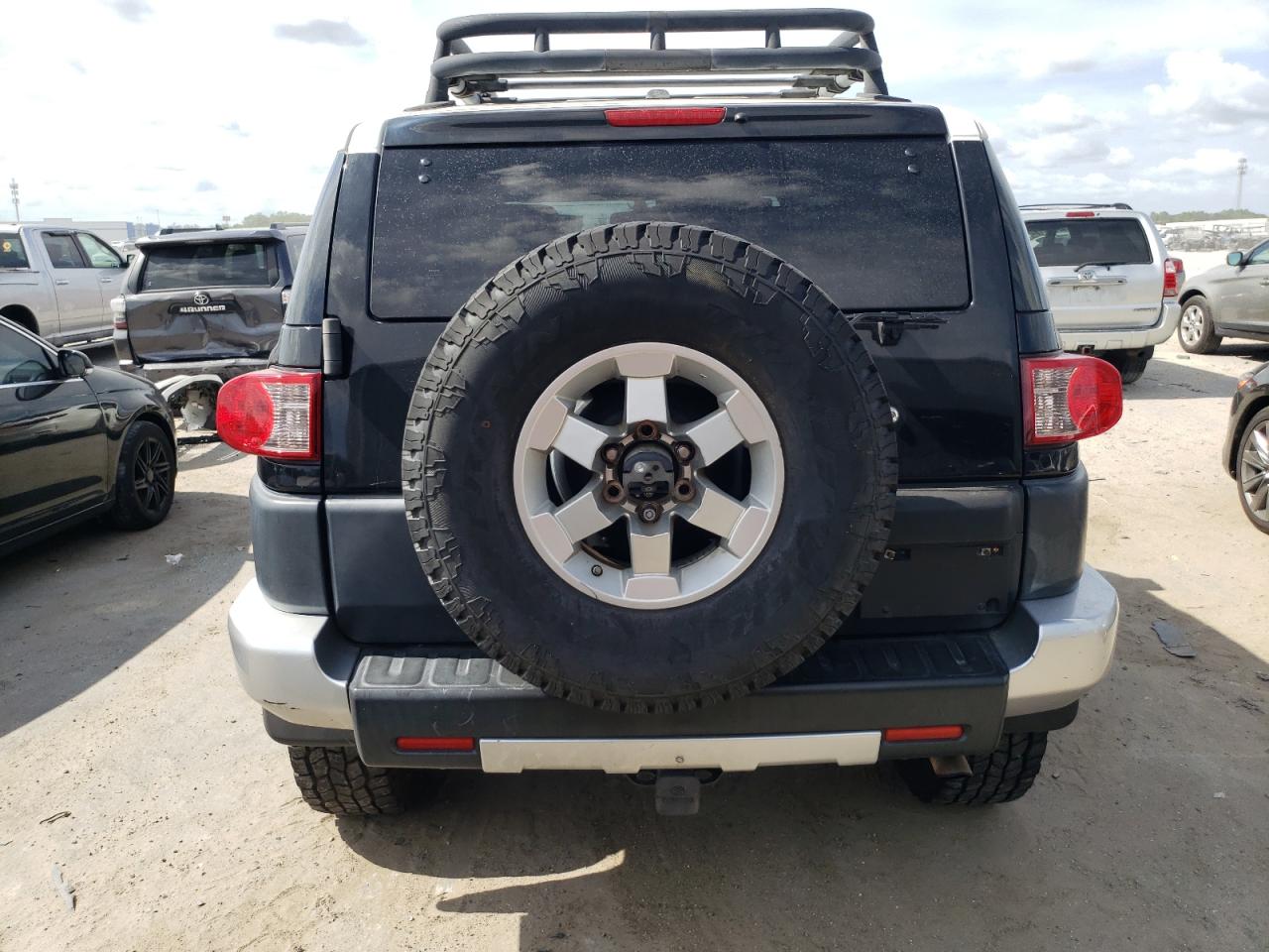 JTEBU4BF2BK109584 2011 Toyota Fj Cruiser