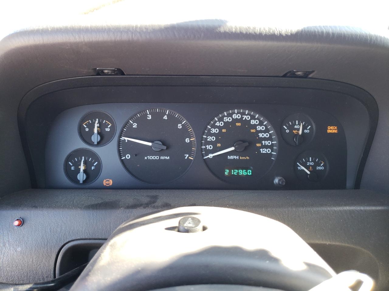 1J4GW58N7XC741114 1999 Jeep Grand Cherokee Laredo