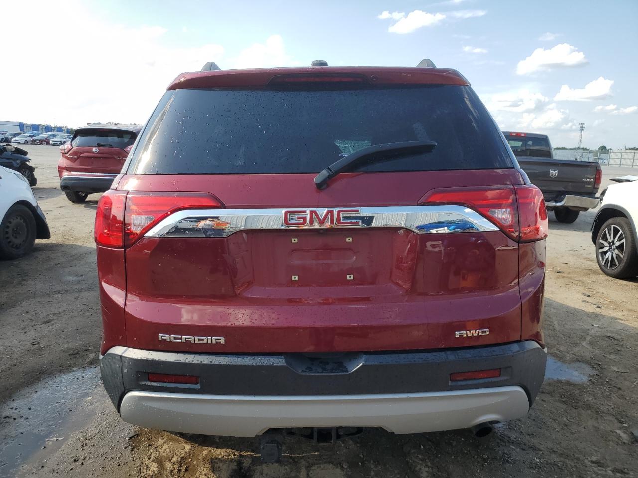 1GKKNSLA0HZ272666 2017 GMC Acadia Sle