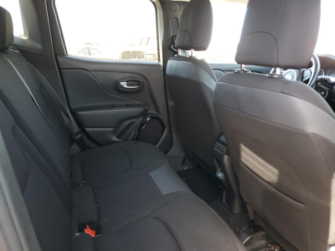 ZACCJABB8JPJ19986 2018 Jeep Renegade Latitude