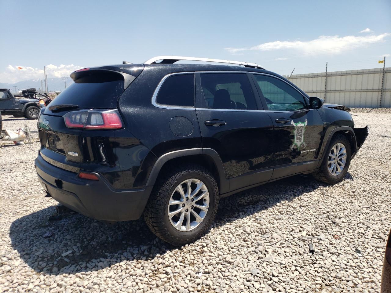 2019 Jeep Cherokee Latitude vin: 1C4PJLCB2KD222500