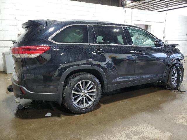 VIN 5TDJZRFH2KS626404 2019 Toyota Highlander, SE no.3