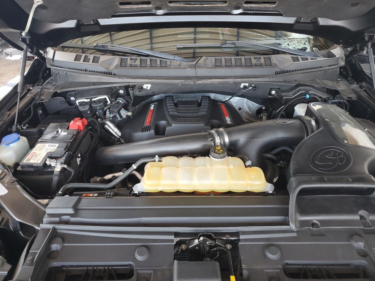 1FTFW1RG8JFA16136 2018 Ford F150 Raptor