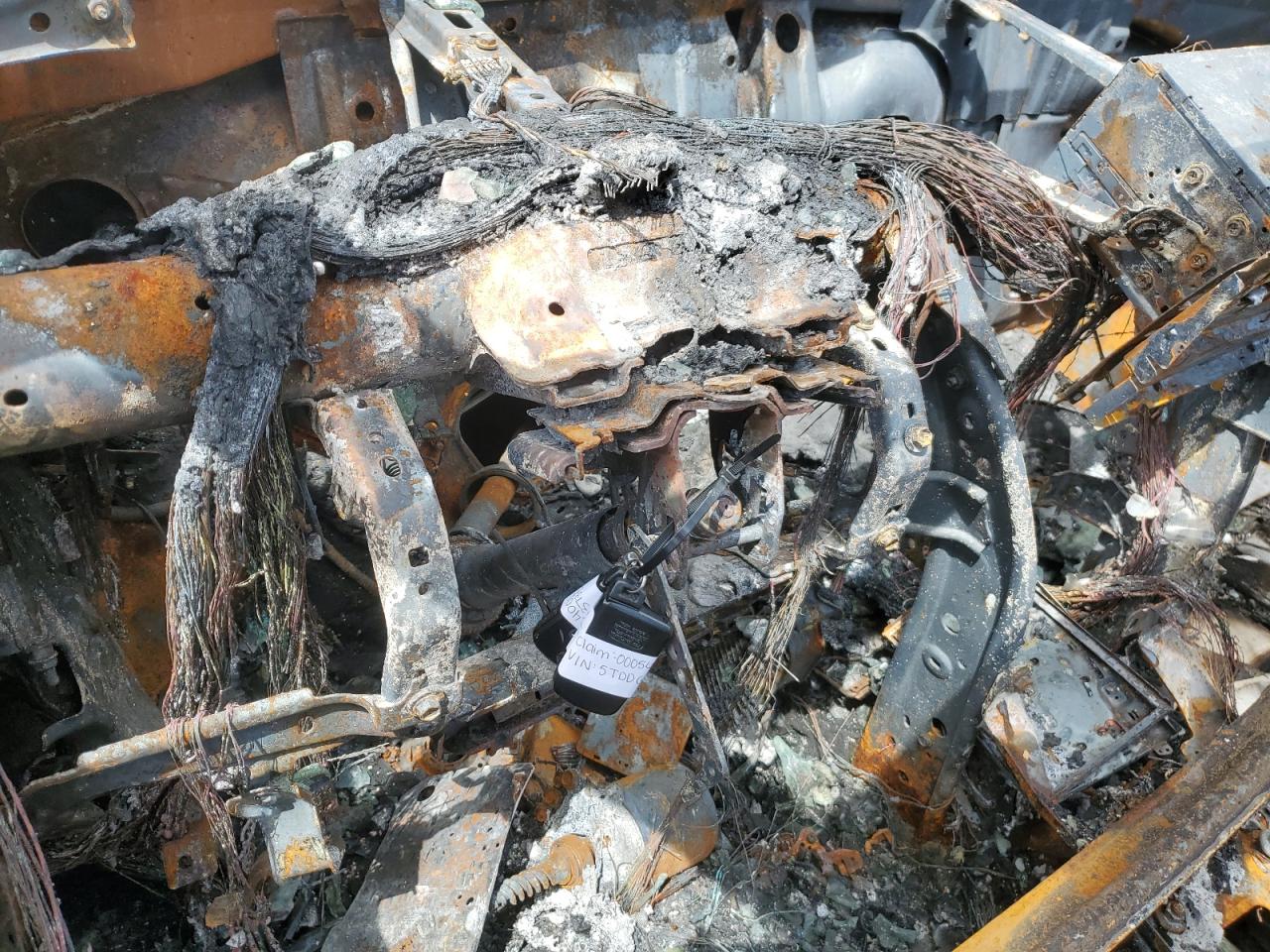 5TDDGRFH9JS037352 2018 Toyota Highlander Hybrid Limited