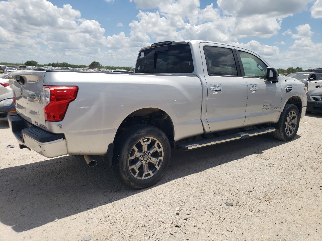 2017 Nissan Titan Xd Sl vin: 1N6BA1F41HN565830