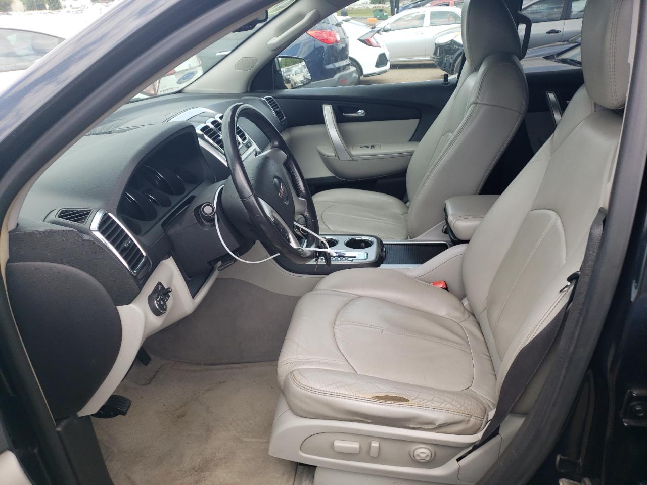 1GKEV337X8J268341 2008 GMC Acadia Slt-2