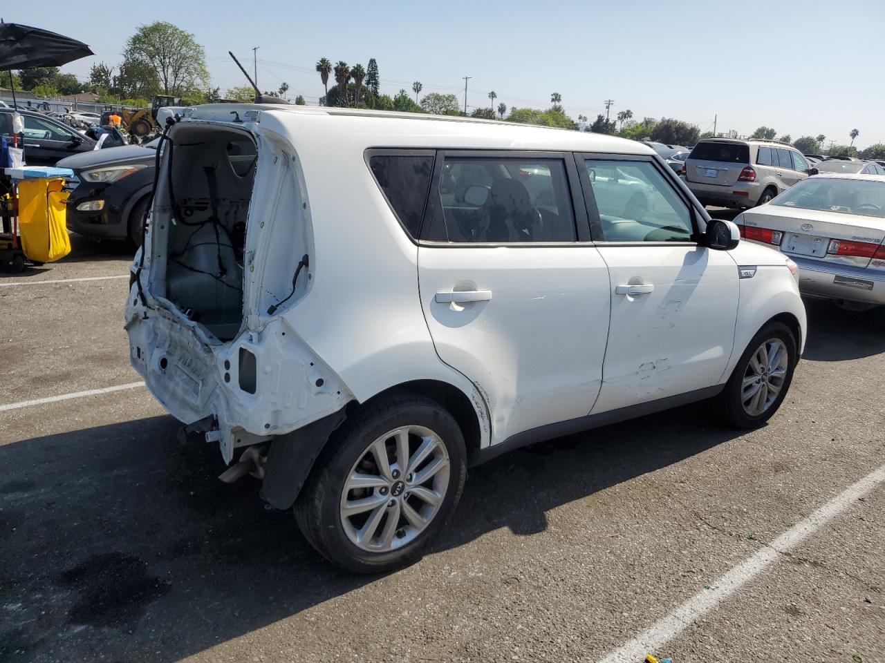 KNDJP3A55J7559046 2018 Kia Soul +