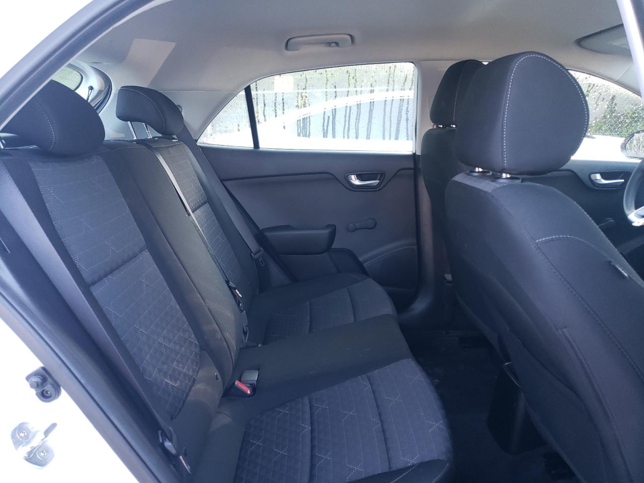 3KPA25AB7JE090669 2018 Kia Rio Lx