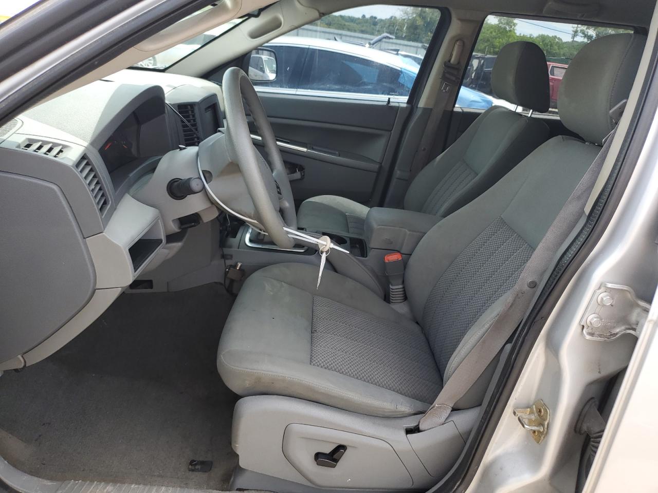 1J4HS48N95C536403 2005 Jeep Grand Cherokee Laredo