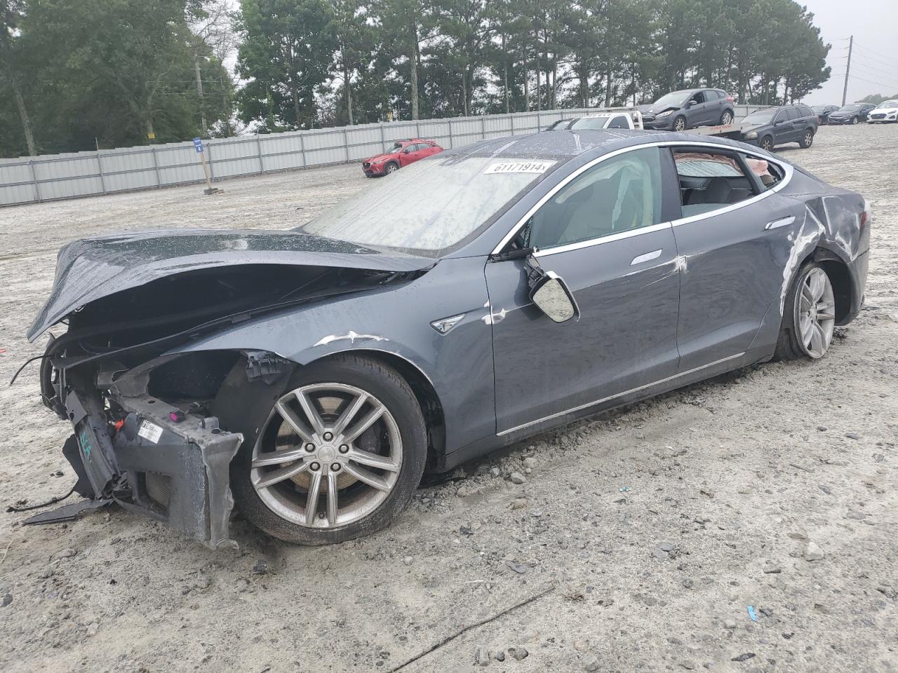 2014 Tesla Model S vin: 5YJSA1H1XEFP40446