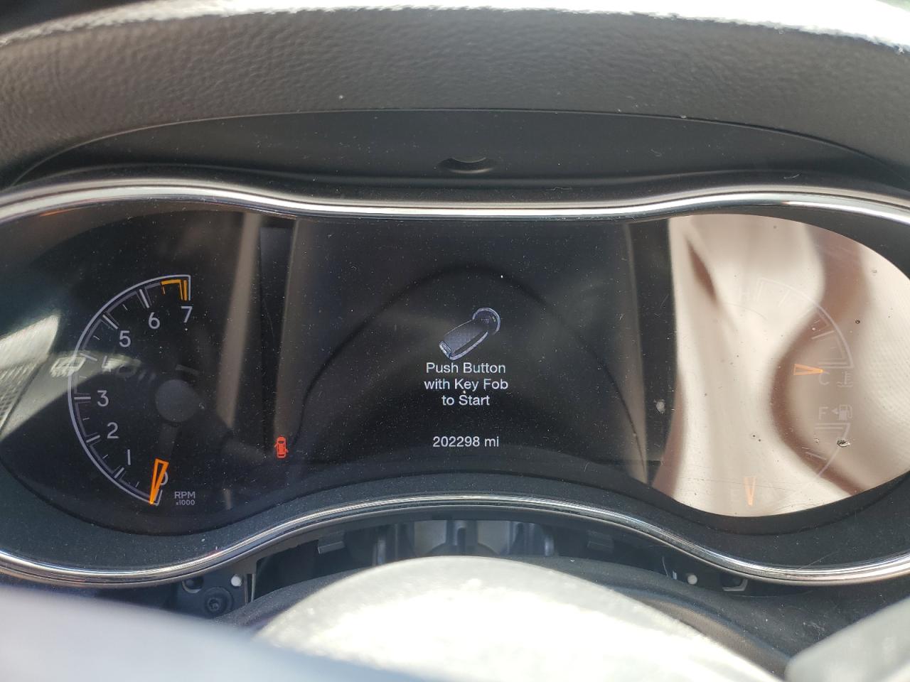 1C4RJFAGXJC352926 2018 Jeep Grand Cherokee Laredo