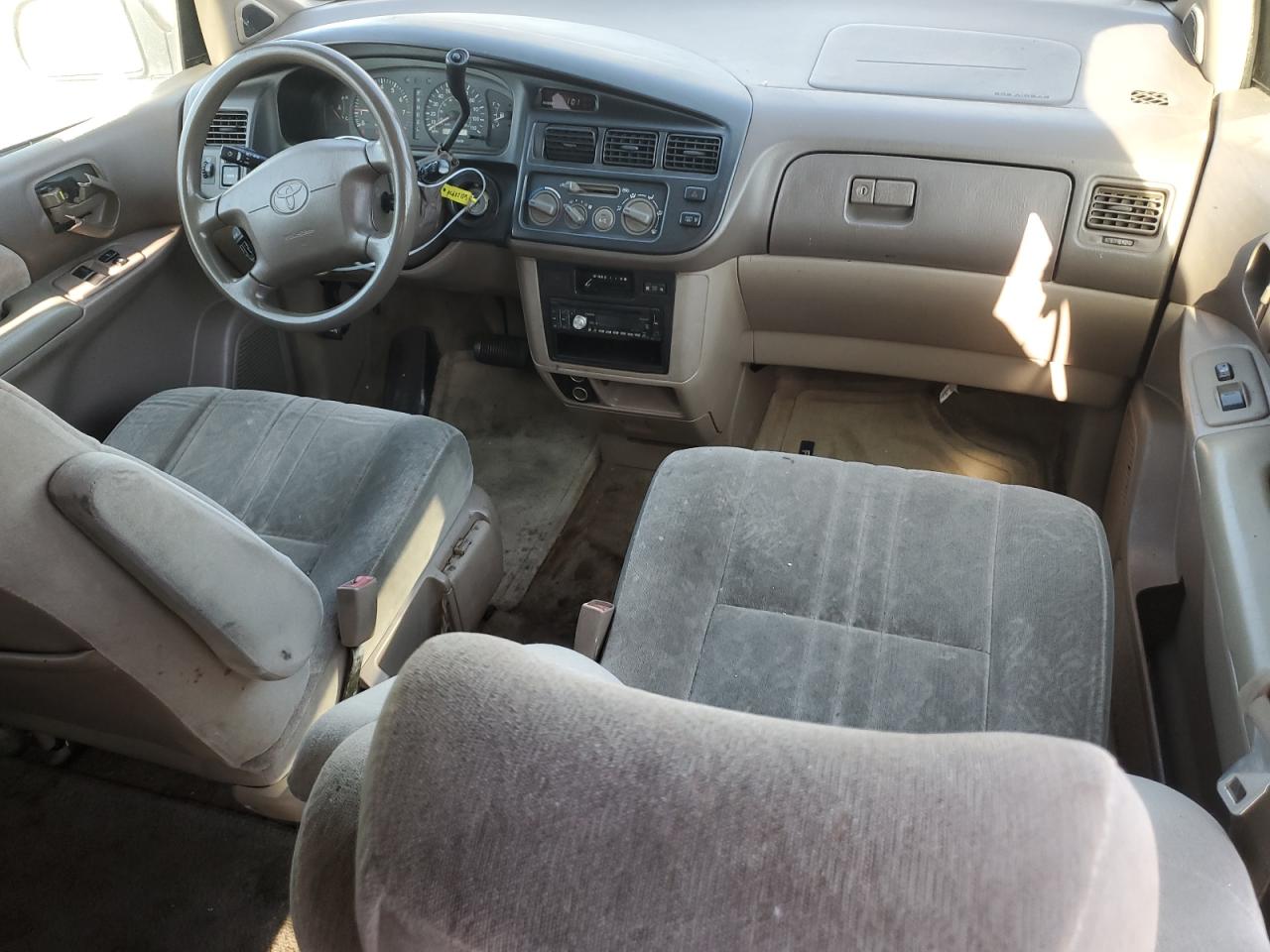 4T3ZF13C4XU139393 1999 Toyota Sienna Le