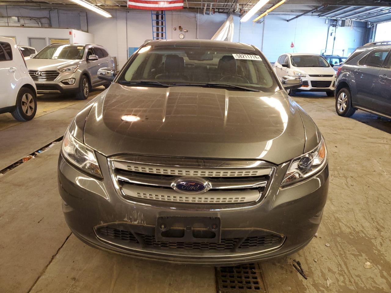 Lot #2733798542 2011 FORD TAURUS LIM