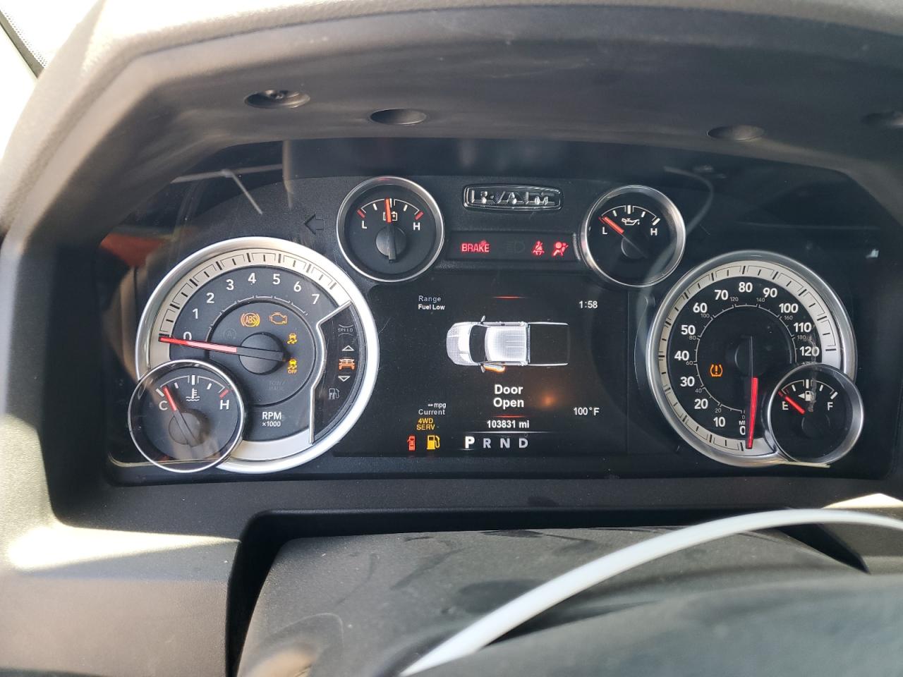 1C6RR7GT3HS555442 2017 Ram 1500 Slt