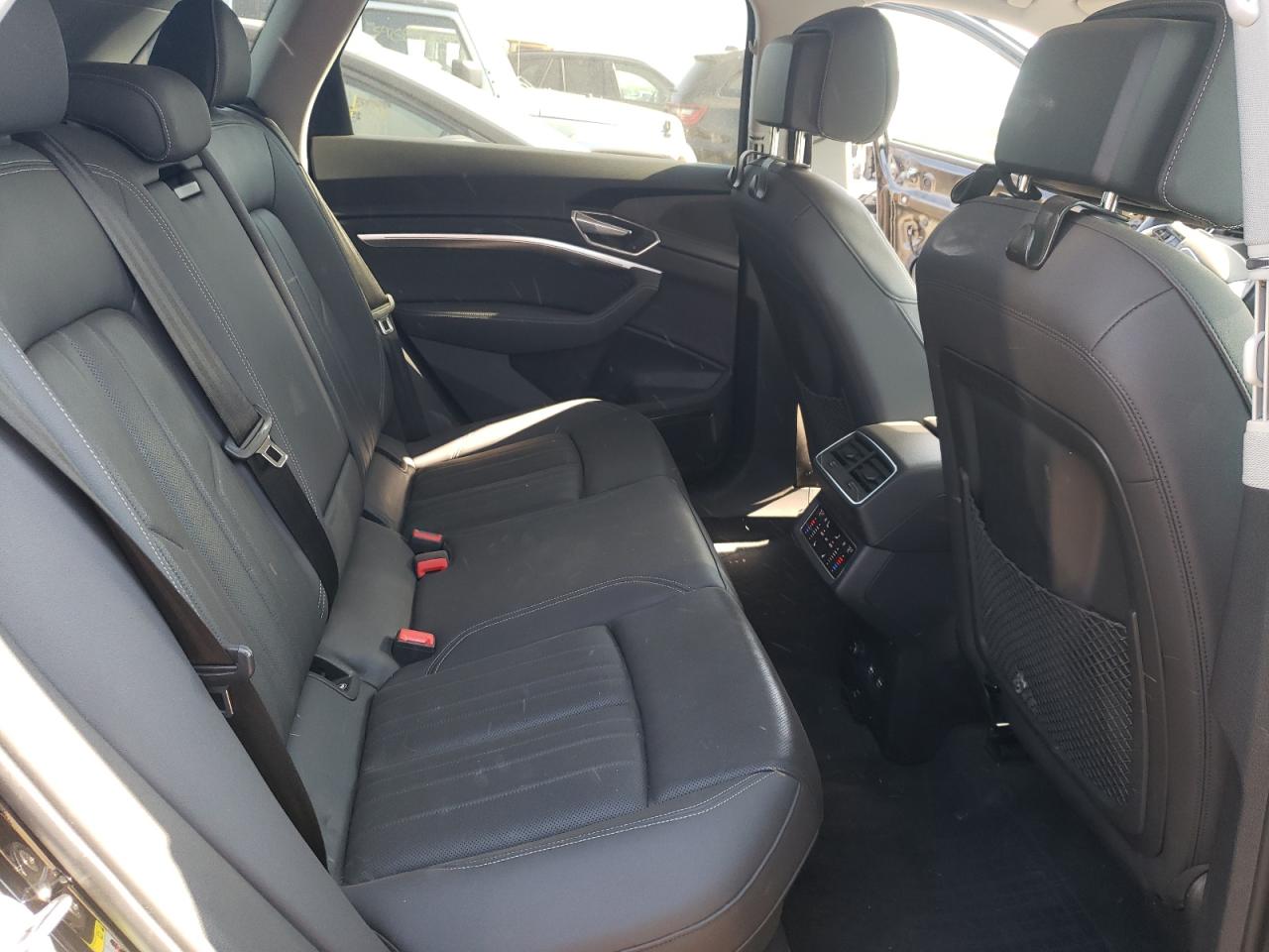 WA1LAAGE0KB023586 2019 Audi E-Tron Premium Plus