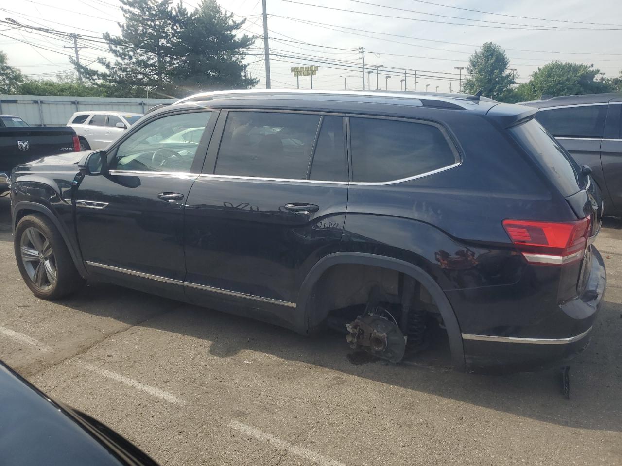 2018 Volkswagen Atlas Se vin: 1V2PR2CA5JC537837