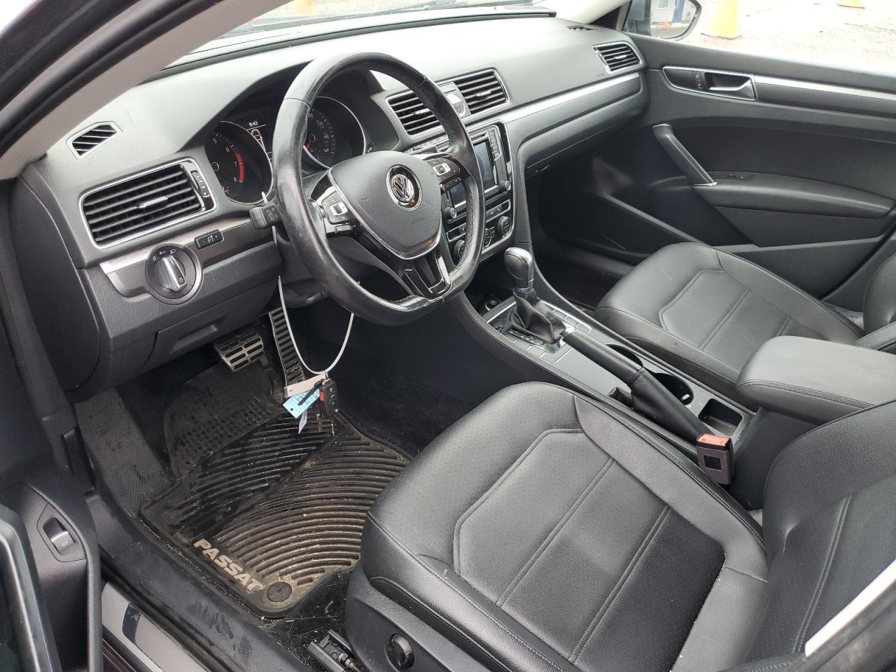 1VWDT7A35HC077609 2017 Volkswagen Passat R-Line