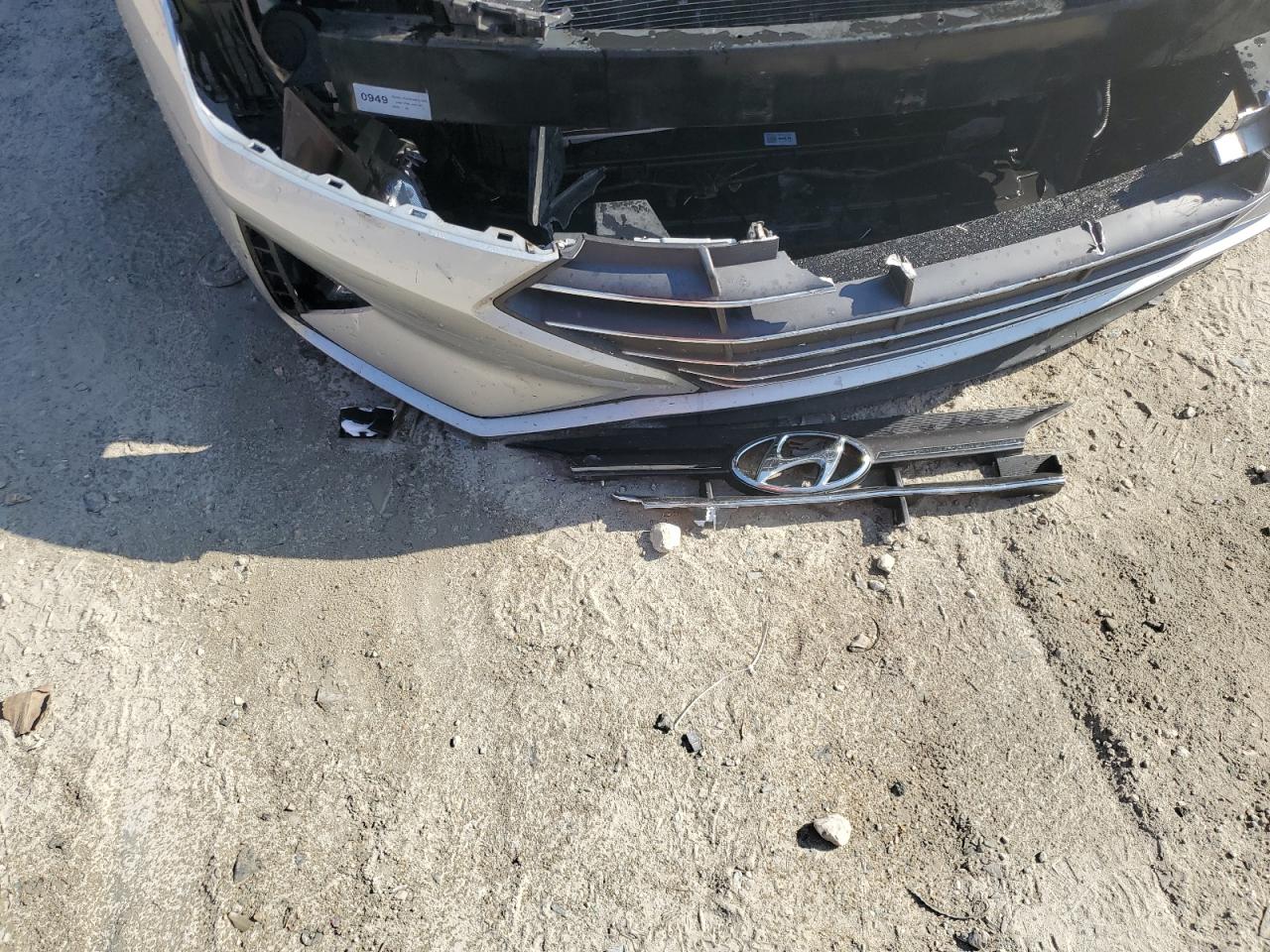 5NPD84LF0KH440145 2019 Hyundai Elantra Sel