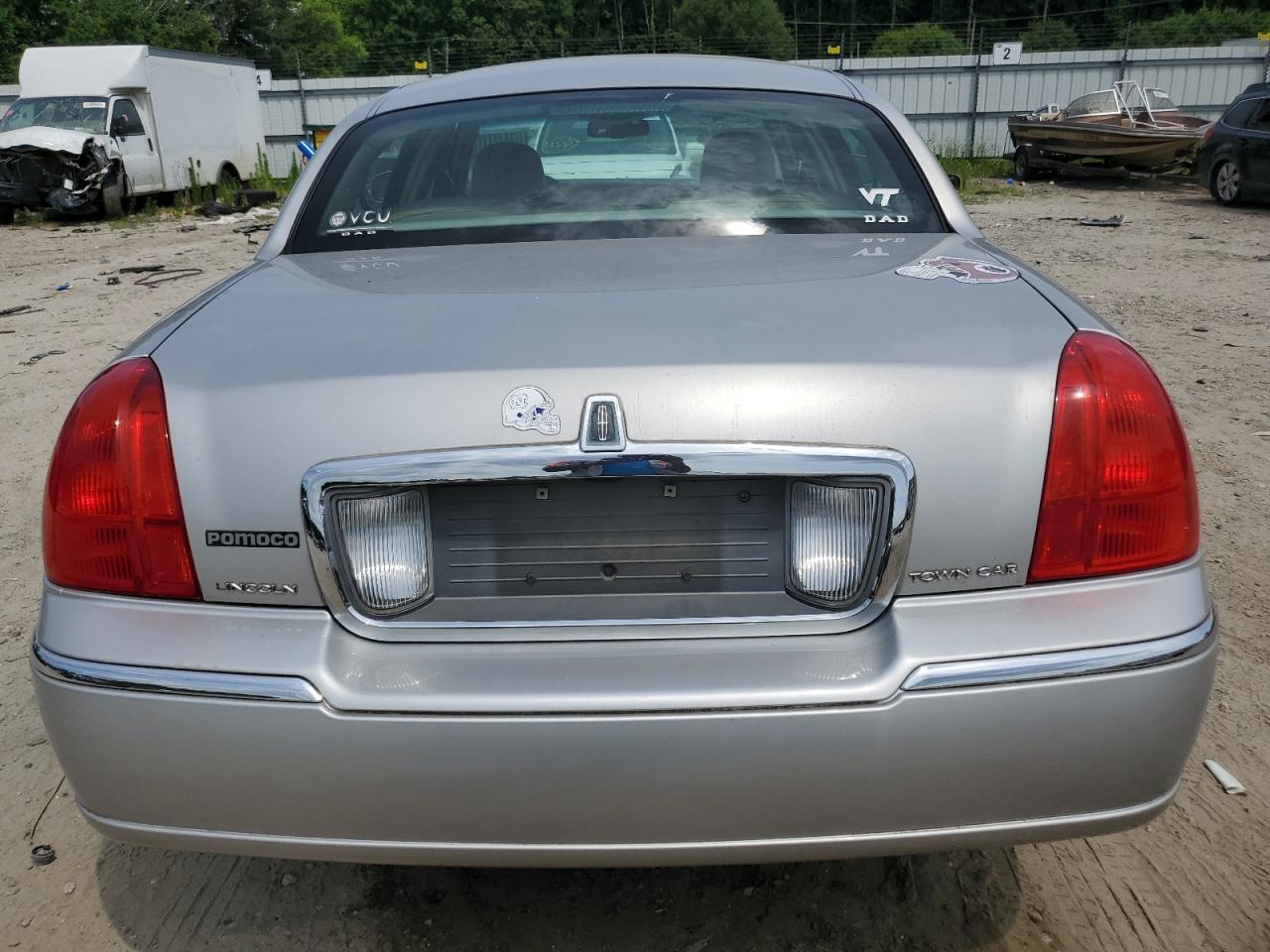 1LNHM81V47Y621877 2007 Lincoln Town Car Signature