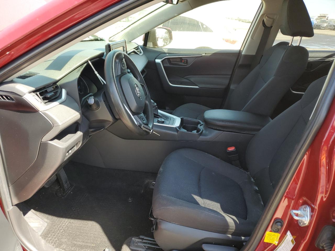 JTMMWRFV2MD124728 2021 Toyota Rav4 Le