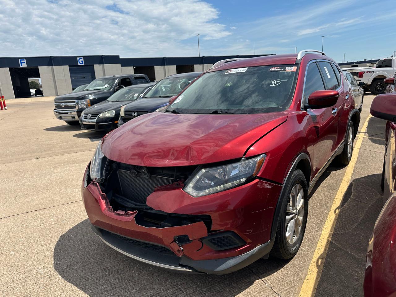 2016 Nissan Rogue S vin: KNMAT2MT2GP667097