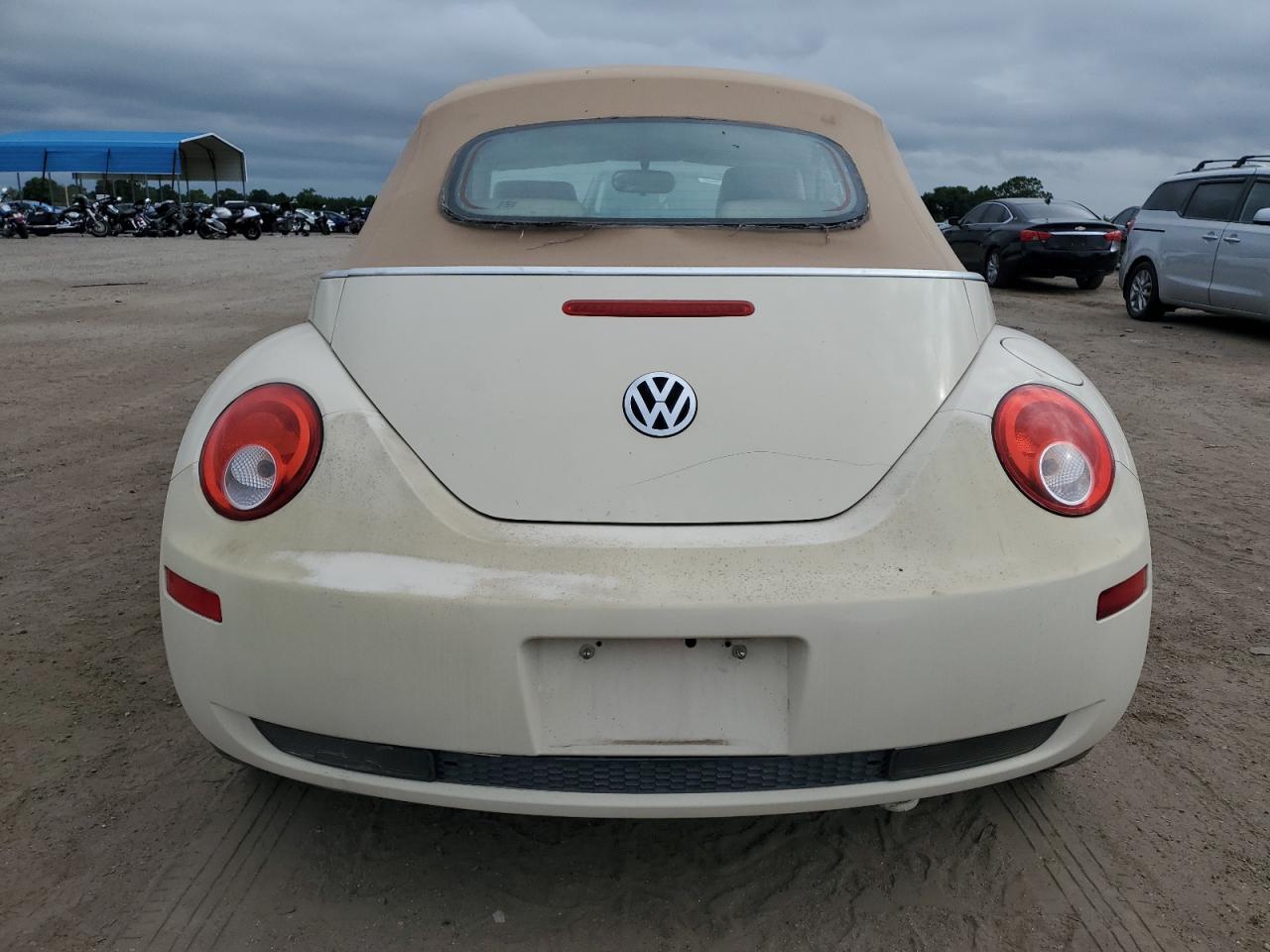 3VWRW3AL5AM007294 2010 Volkswagen New Beetle