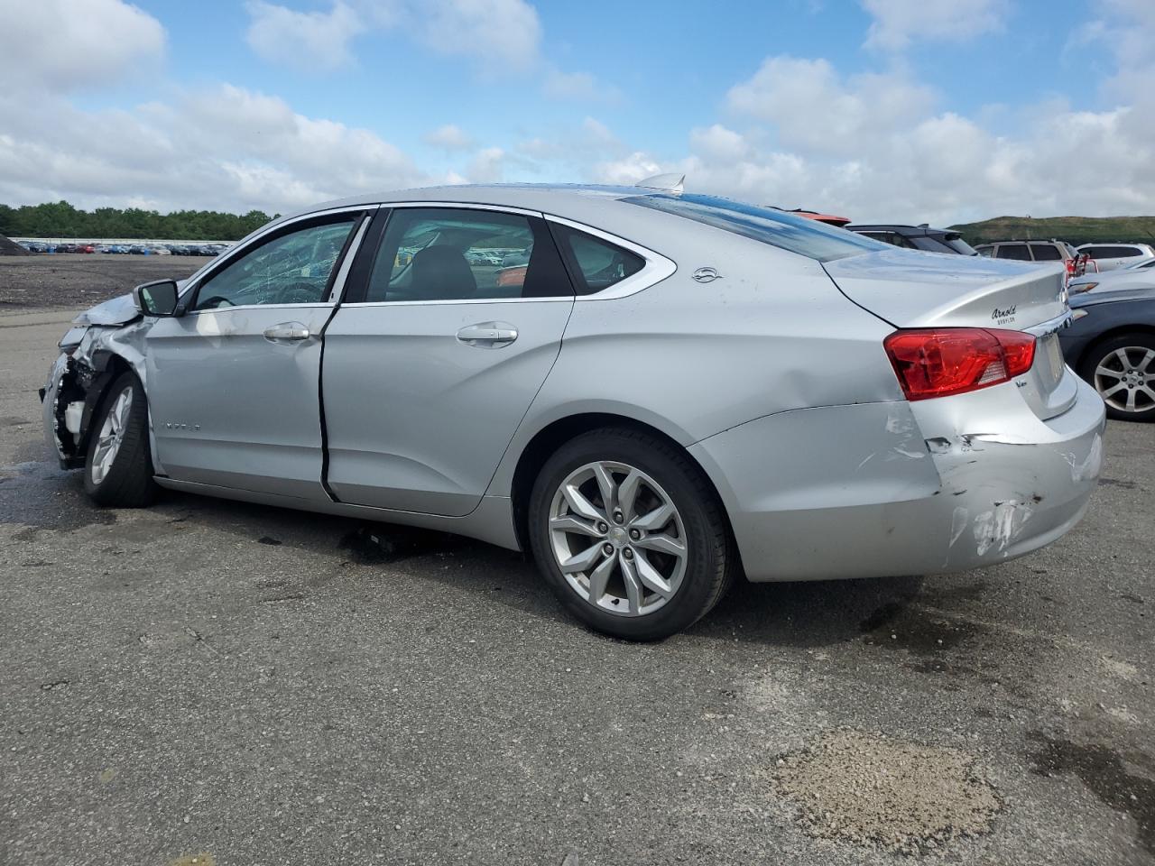 2G1105S33J9140570 2018 Chevrolet Impala Lt