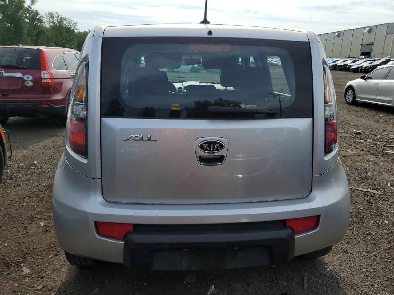 KNDJT2A1XB7307085 2011 Kia Soul