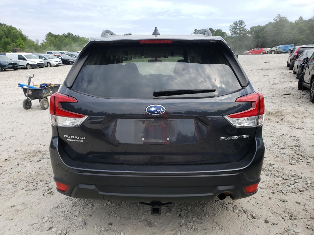 JF2SKAECXKH461675 2019 Subaru Forester Premium