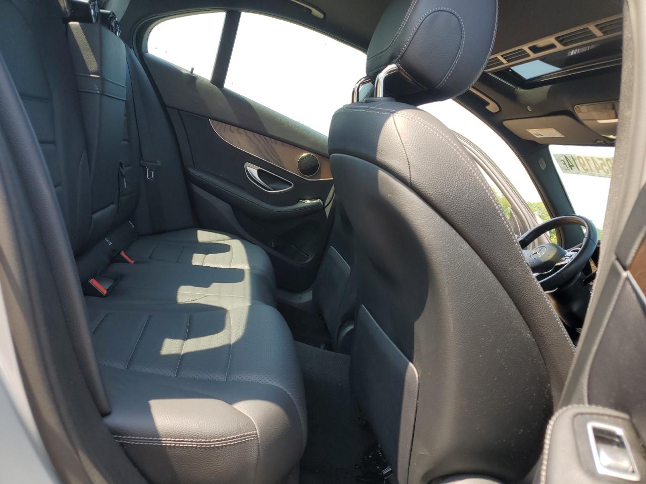 WDDWF8DB4KR516238 2019 Mercedes-Benz C 300