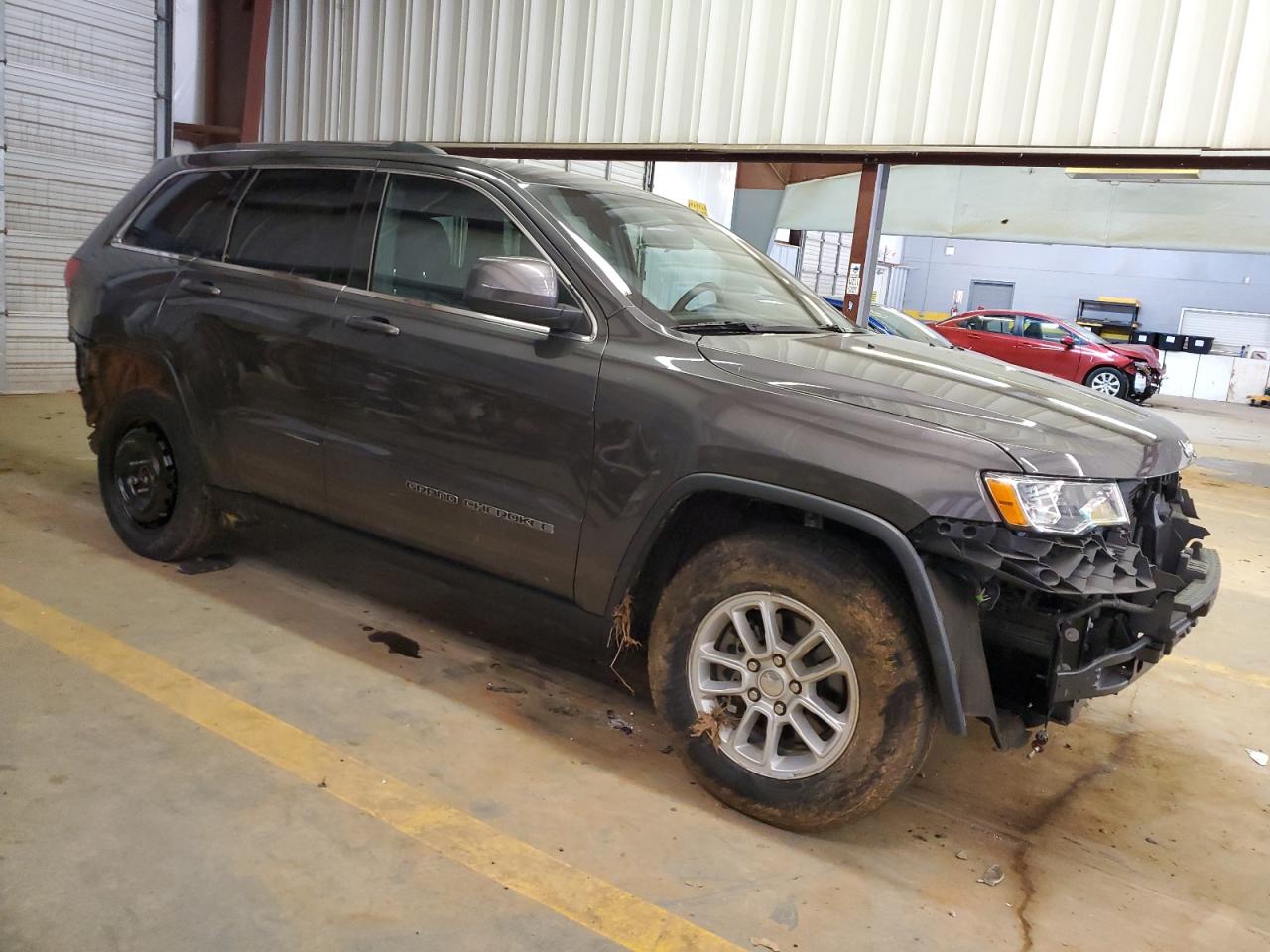 1C4RJEAG3KC690258 2019 Jeep Grand Cherokee Laredo