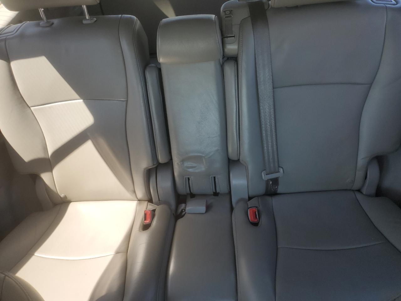 5TDZK3EH5CS076235 2012 Toyota Highlander Base