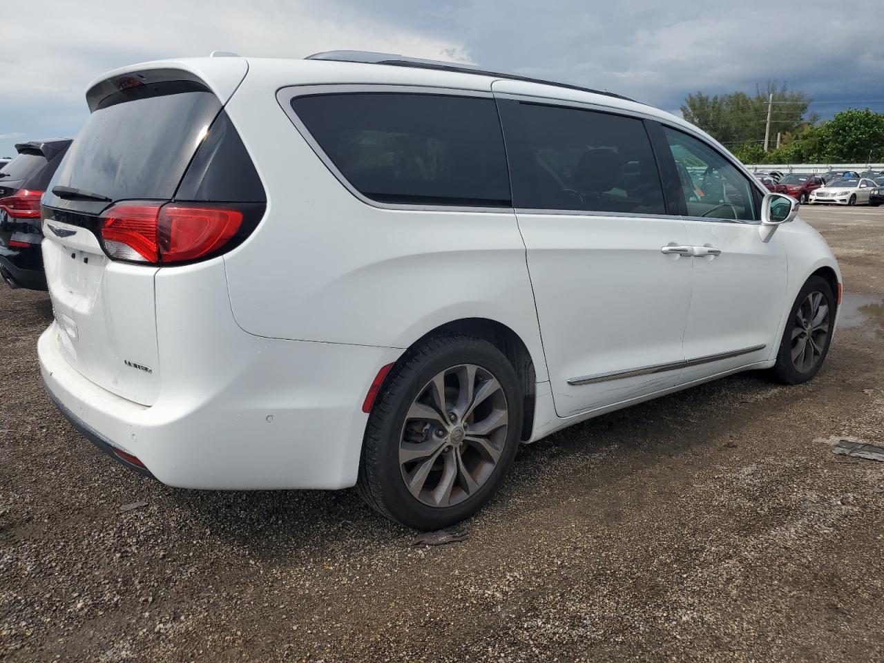 2C4RC1GG1HR729049 2017 Chrysler Pacifica Limited