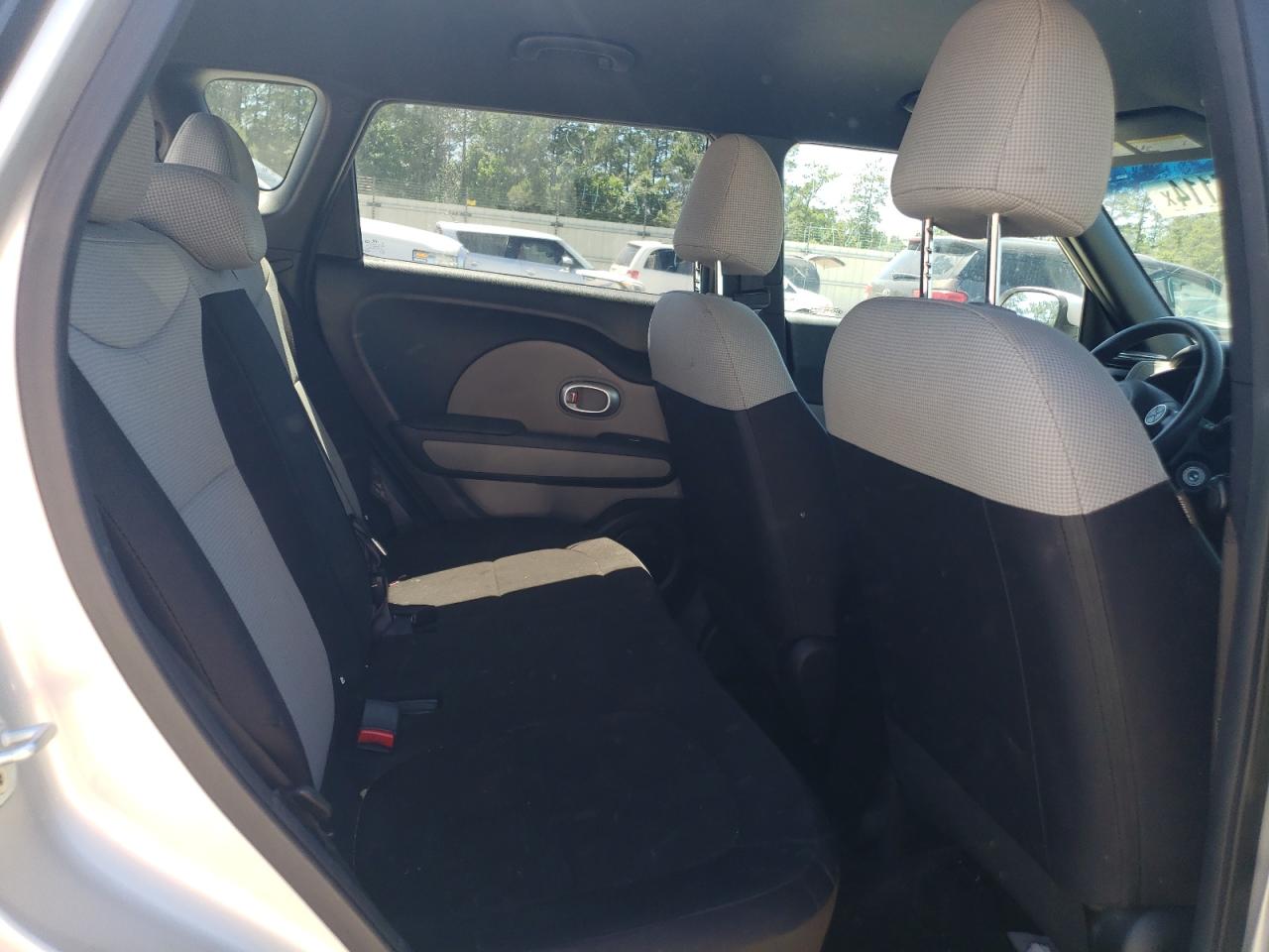 KNDJN2A25J7591601 2018 Kia Soul