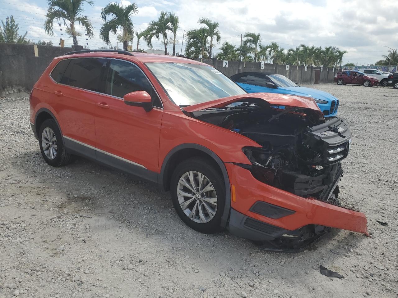 3VV3B7AX4JM210595 2018 Volkswagen Tiguan Se