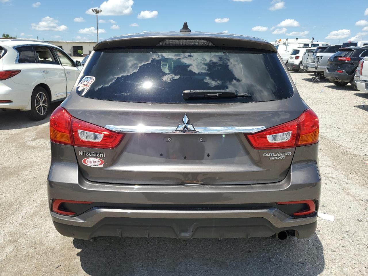 2018 Mitsubishi Outlander Sport Es vin: JA4AP3AU5JU024883