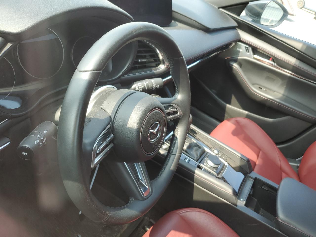 JM1BPBMY8N1520741 2022 Mazda 3 Premium